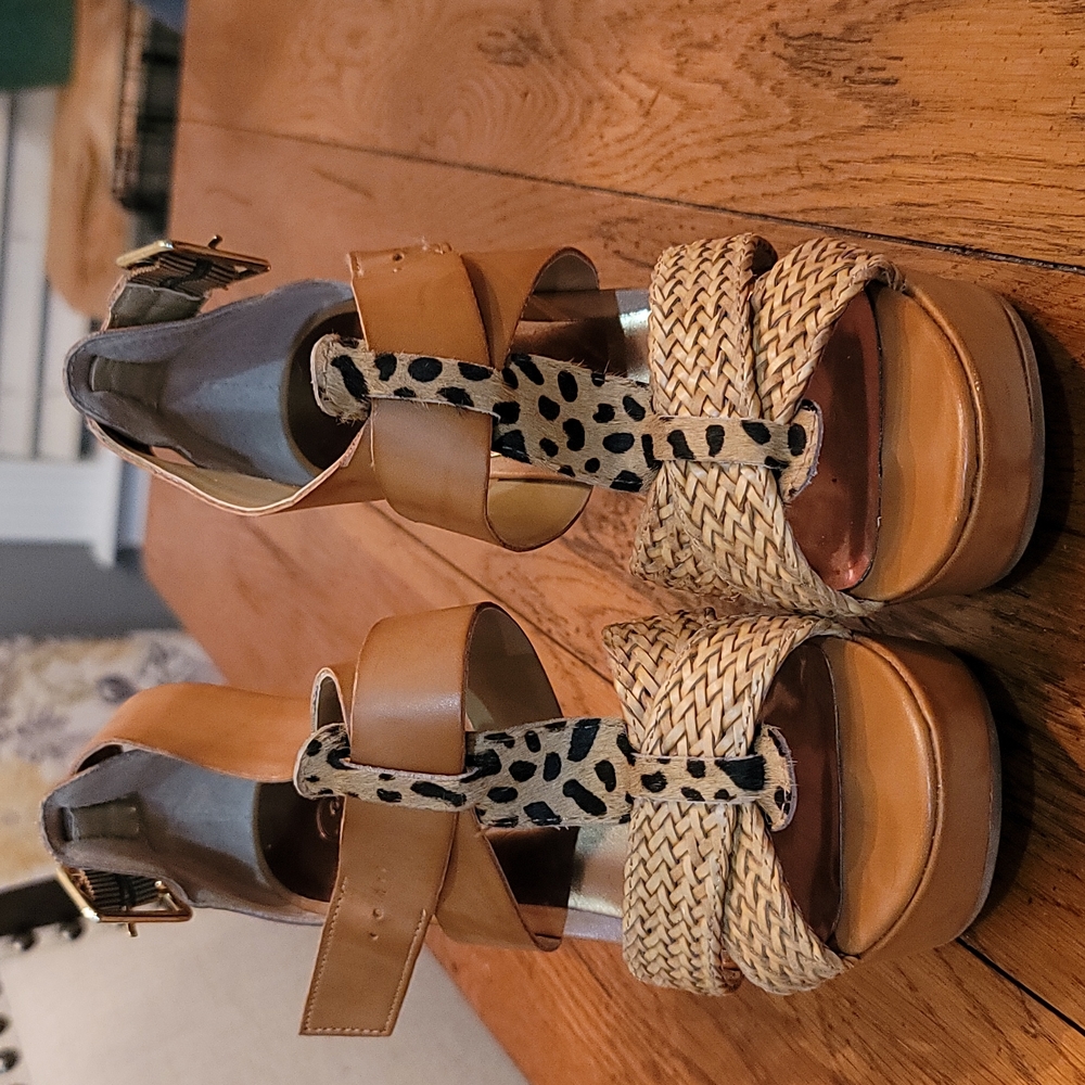 Tan wedges - Picture 2 of 3